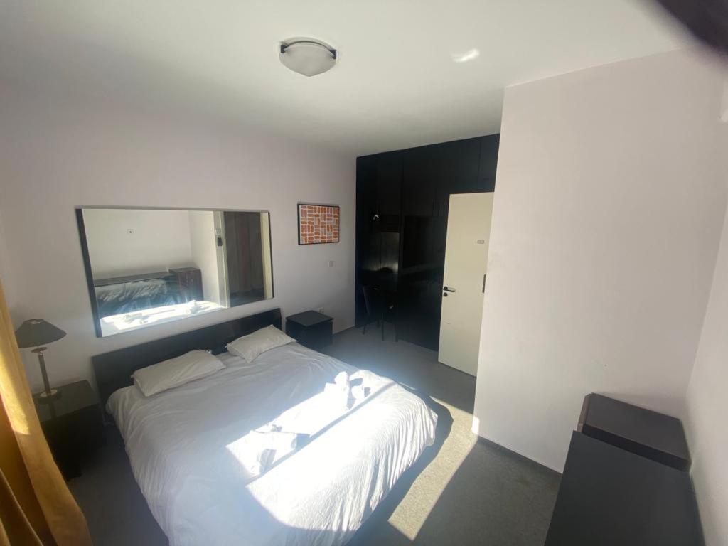 Private Room In A Shared Flat At Best Location Limassol Eksteriør billede
