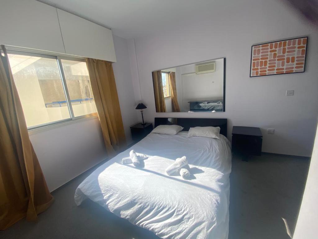 Private Room In A Shared Flat At Best Location Limassol Eksteriør billede